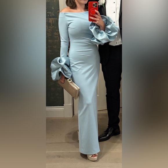 Solace London Talia off-the-shoulder crepe gown - Blue - (US 6 / UK 10) - Picture 2 of 5